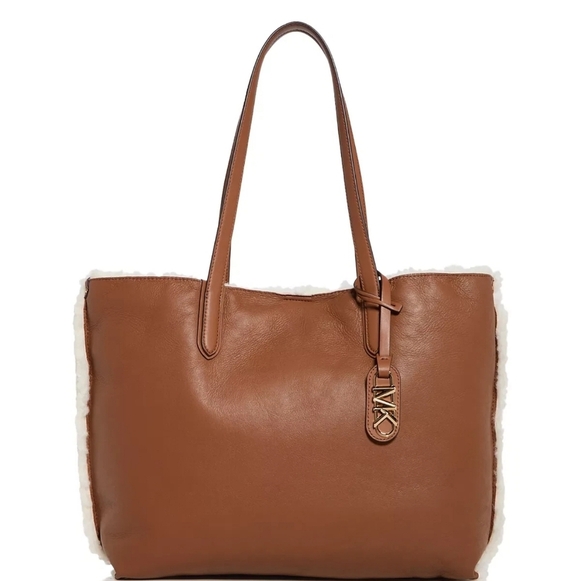 🍂NWT MICHAEL Michael Kors Eliza XL East/West Reversible Leather&Shearling Tote - Picture 2 of 4